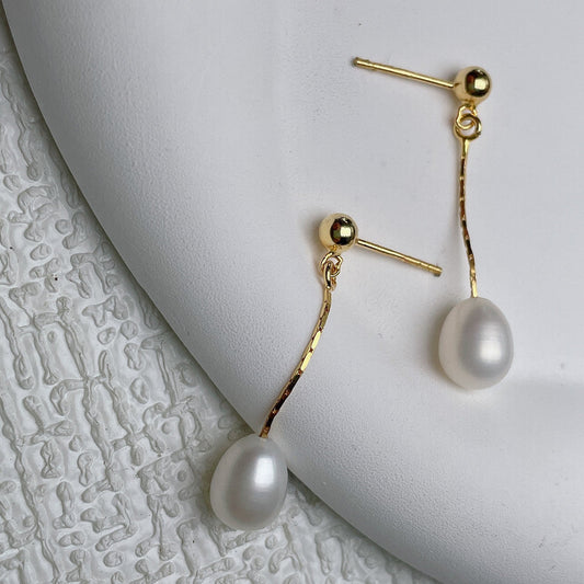 Amari - Effortless Dangle Earrings